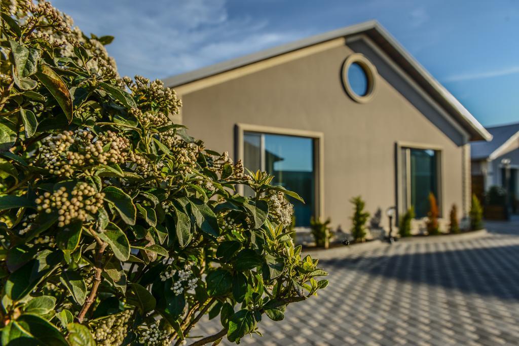 Armada Villa Hotel Zabrat Exterior photo